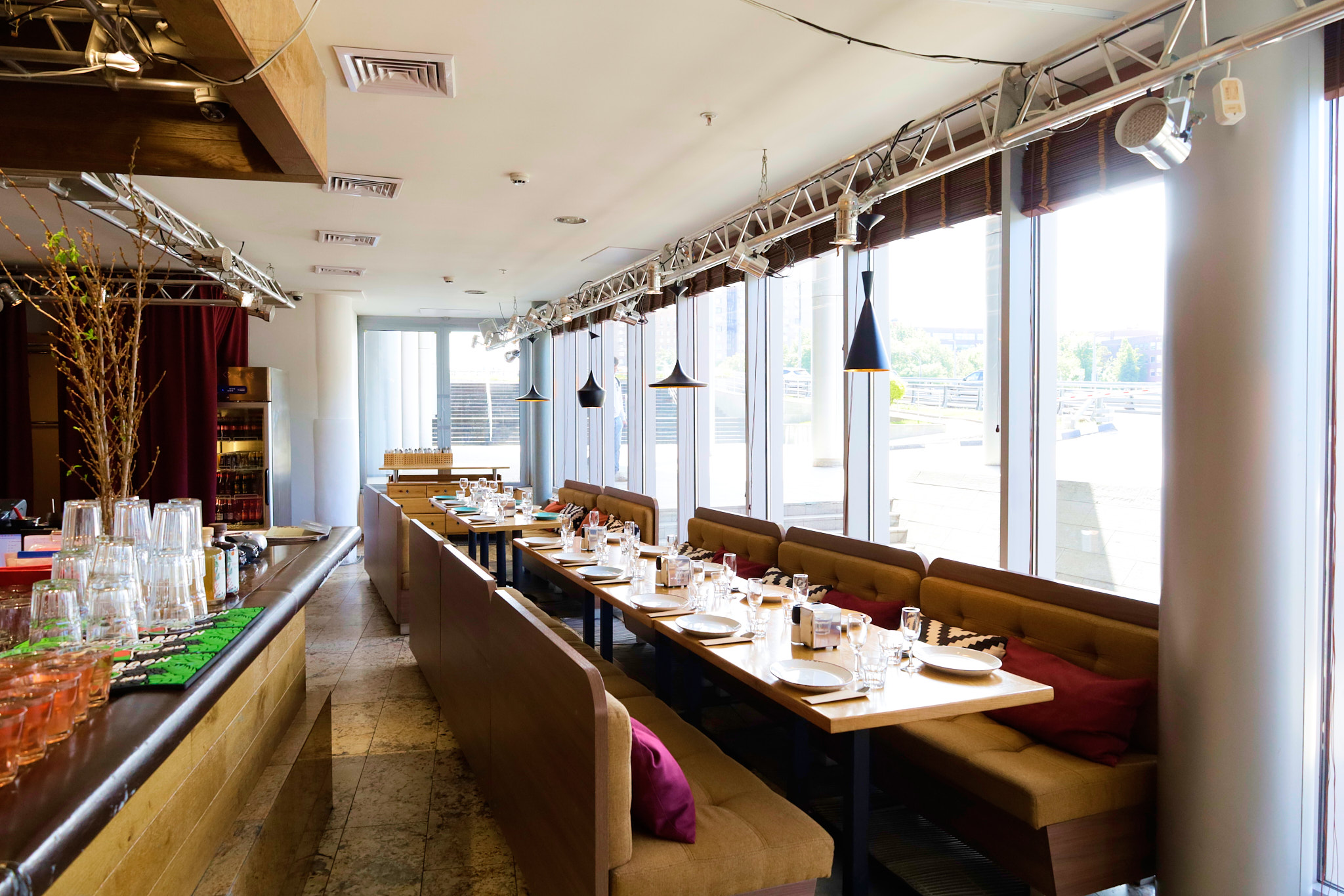 Малый зал — Нью-Йорк пицца и гриль