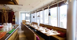 Малый зал Малый зал — интерьер зала