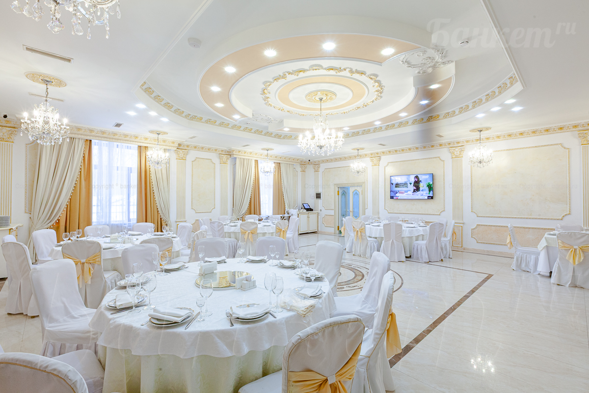 Зал Соколиный Дворик — Соколиная Охота