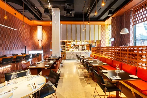 Основной зал — интерьер зала