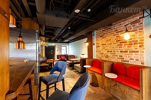 Основной зал ( первый этаж) — Гастробар Kochegar/Кочегар, Москва