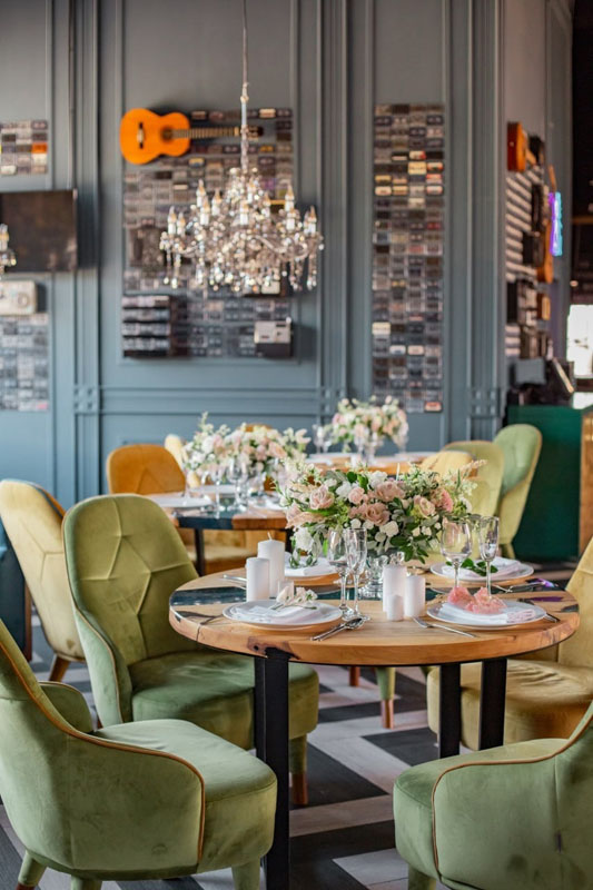 Основной зал — Руки Вверх! Бар!