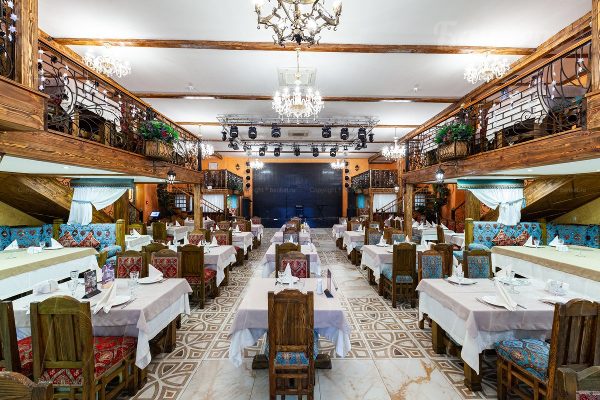 Большой зал — Бакинский Домик