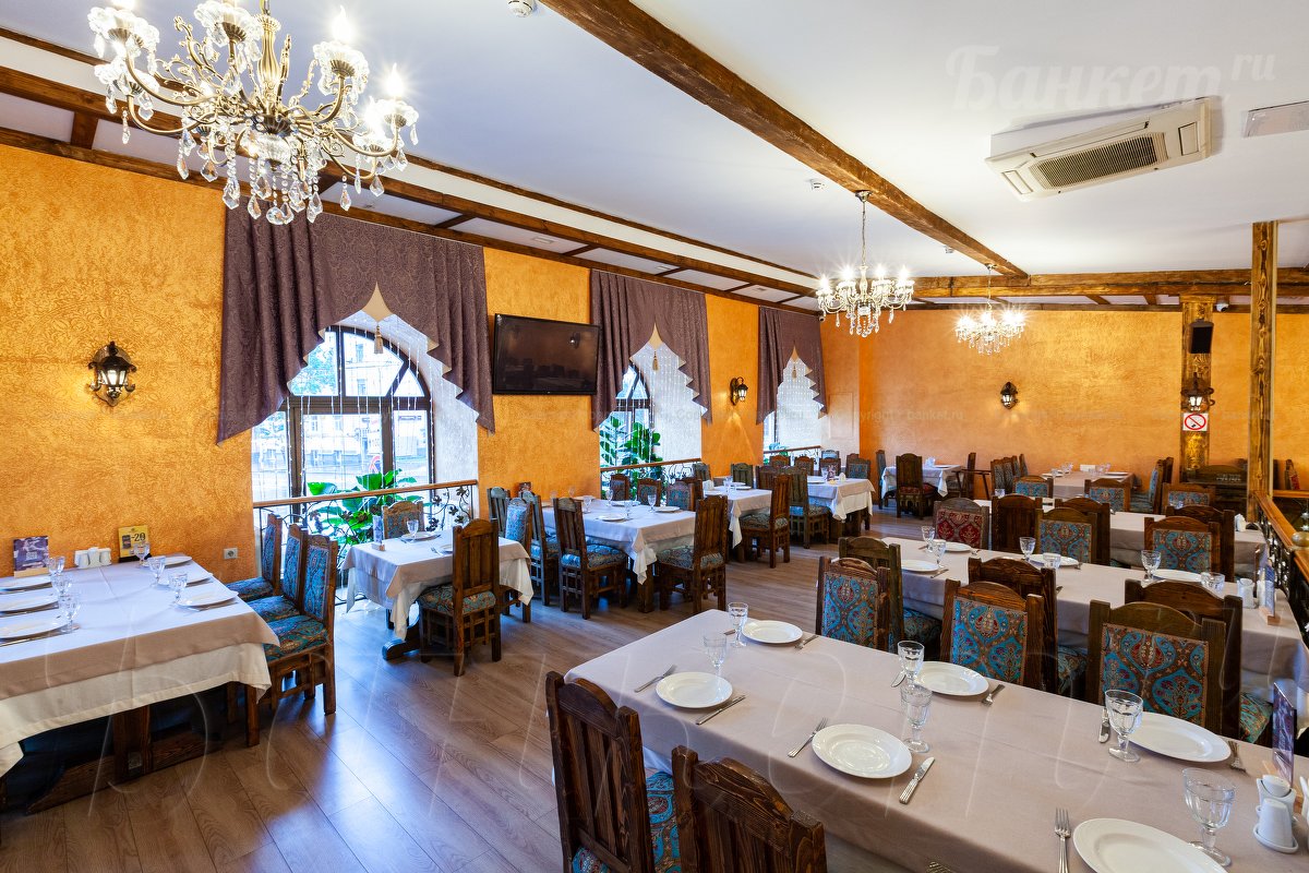 Средний зал, 2-й этаж — Бакинский Домик