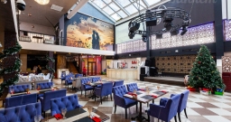 Первый этаж Первый этаж — интерьер зала