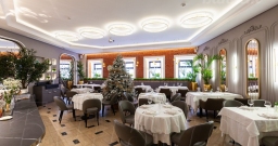 Зал с открытым баром — интерьер зала