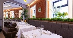 Зал с открытым баром — подробнее о зале