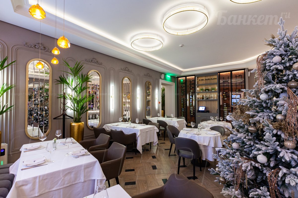 Зал с открытым баром