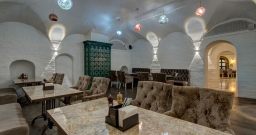 Зал Царский — подробнее о зале