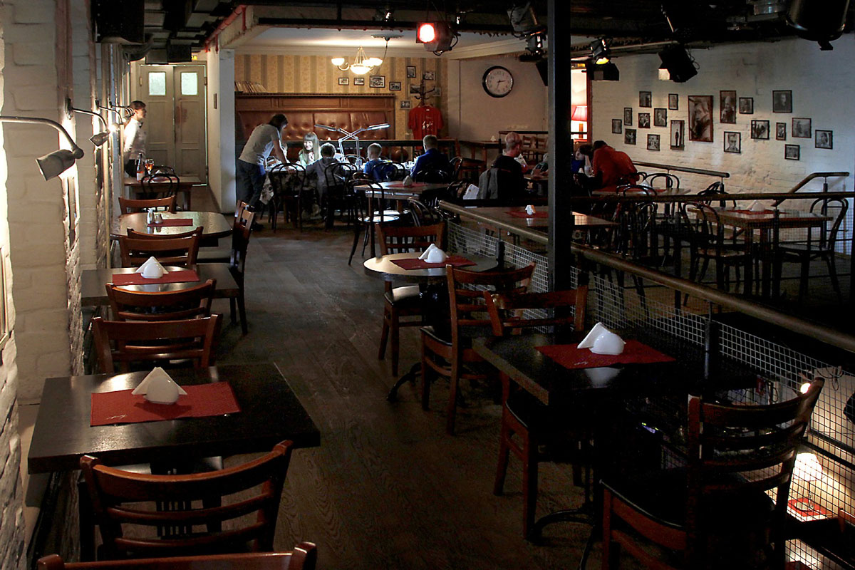 Верхний зал — Клуб Высоцкий