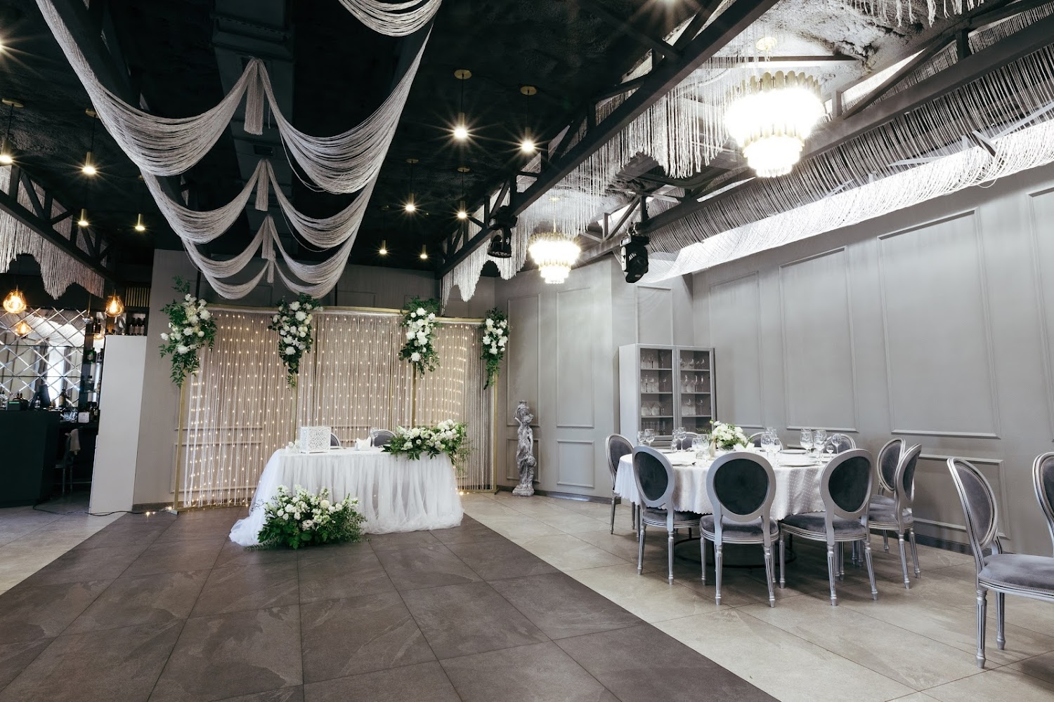 Основной зал — Ресторан Янс