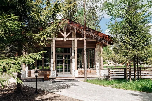 Загородный клуб Усадьба охотника, Ресторан Чайный домик — фото