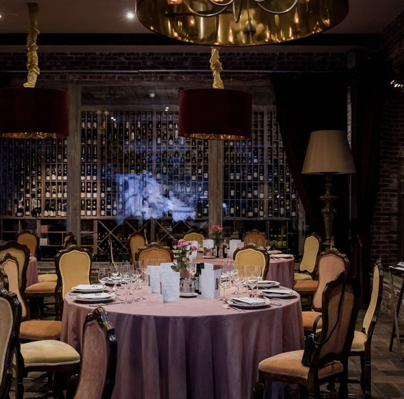 Зал Винотека — Подмосковные вечера