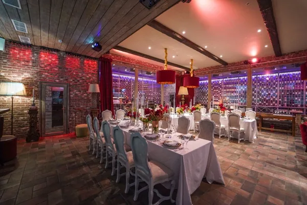 Зал Винотека Зал Винотека — интерьер зала