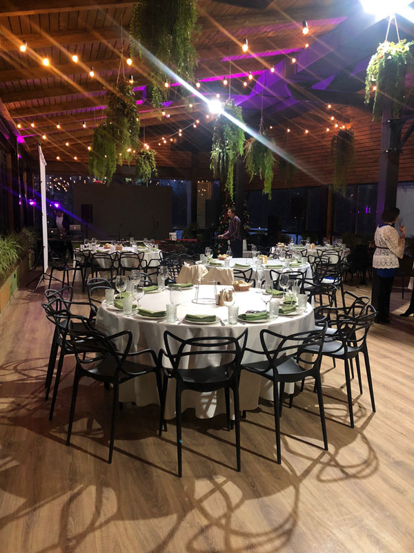 Зал Шале — Ресторан Берег