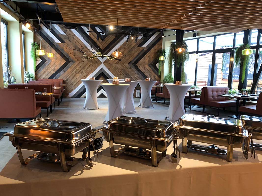 Основной зал ресторана — фото 12