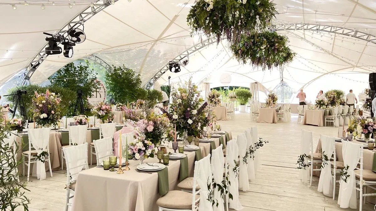 Большой банкетный шатер — Ресторан Берег