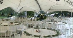 Большой банкетный шатер — интерьер зала