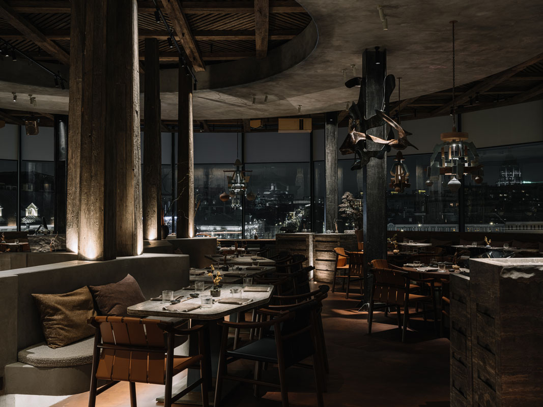 Общий зал — IKURA izakaya nikkei