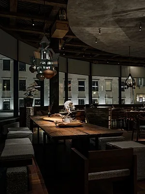 IKURA izakaya nikkei, Общий зал — фото