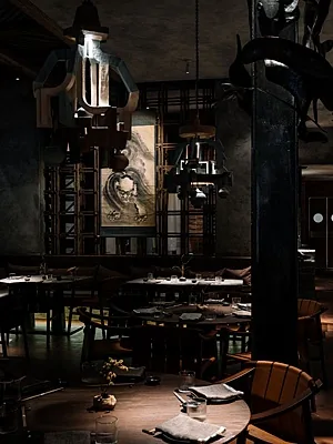 IKURA izakaya nikkei, Общий зал — фото