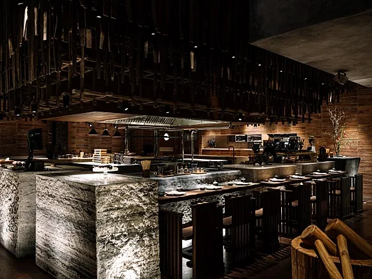 IKURA izakaya nikkei, Общий зал — фото