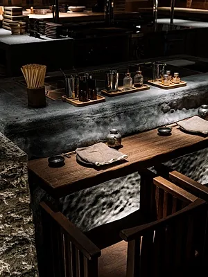 IKURA izakaya nikkei, Общий зал — фото