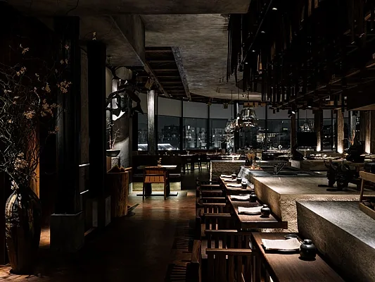 IKURA izakaya nikkei, Общий зал — фото