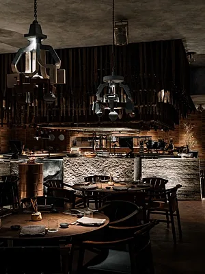 IKURA izakaya nikkei, Общий зал — фото