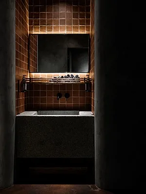 IKURA izakaya nikkei, Общий зал — фото