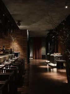 Общий зал — IKURA izakaya nikkei