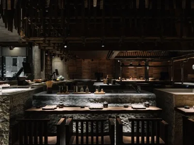 Общий зал — IKURA izakaya nikkei