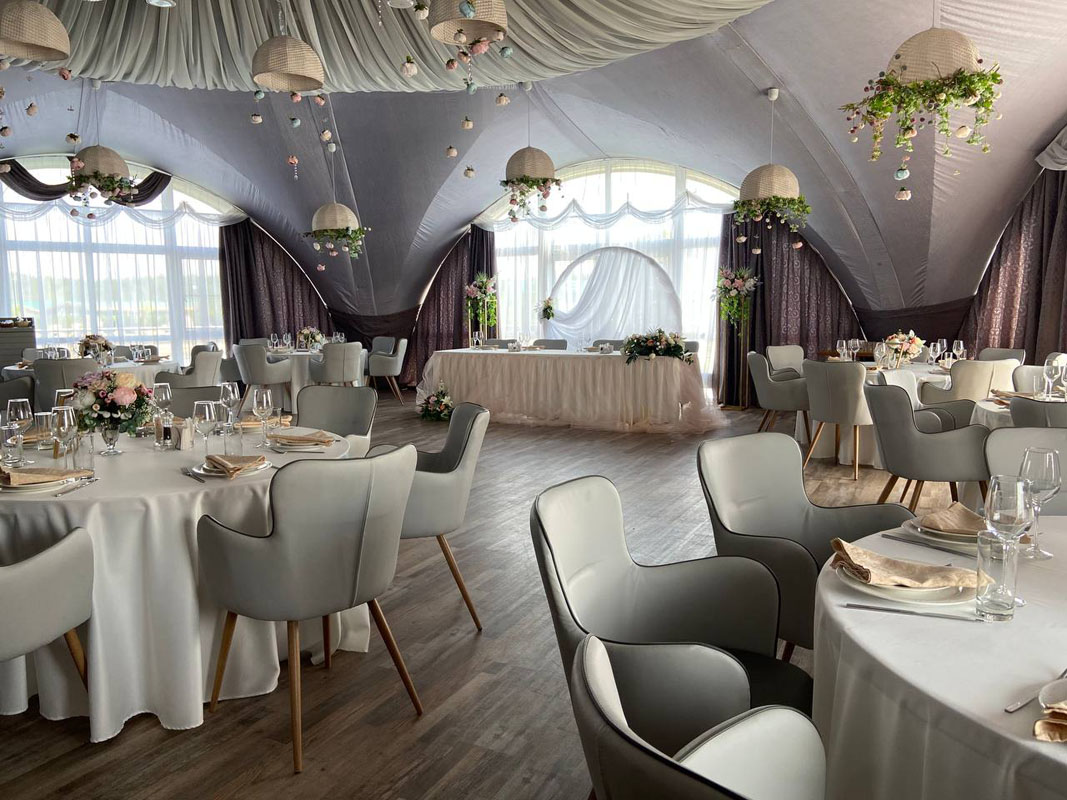 Банкетный зал на озере — фото 7