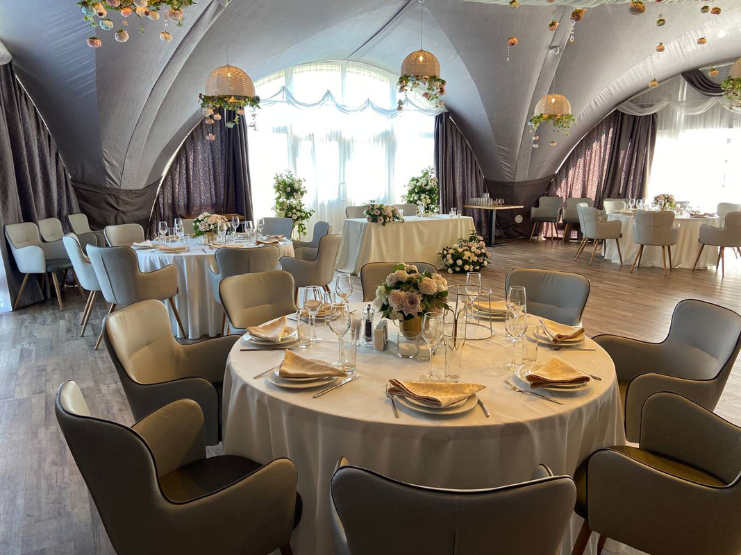 Банкетный зал на озере — фото 12