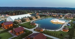 Банкетный зал на озере — интерьер зала