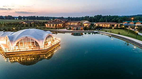 Green Club Family, Банкетный зал на озере — фото