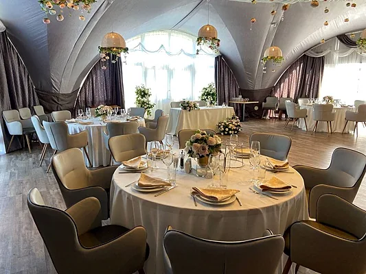 Green Club Family, Банкетный зал на озере — фото