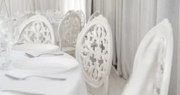 Шатер У Озера — интерьер зала