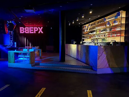 Основной зал — Руки ВВерх! Бар / Ruki VVerh! Bar, Ярославль