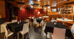 Караоке — интерьер зала