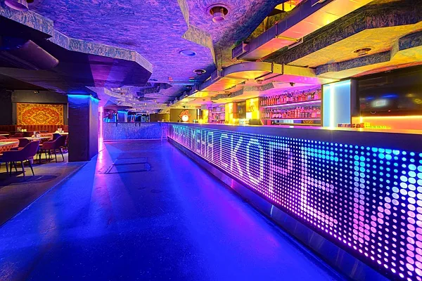Руки ВВерх! Бар / Ruki VVerh! Bar, Основной зал — фото