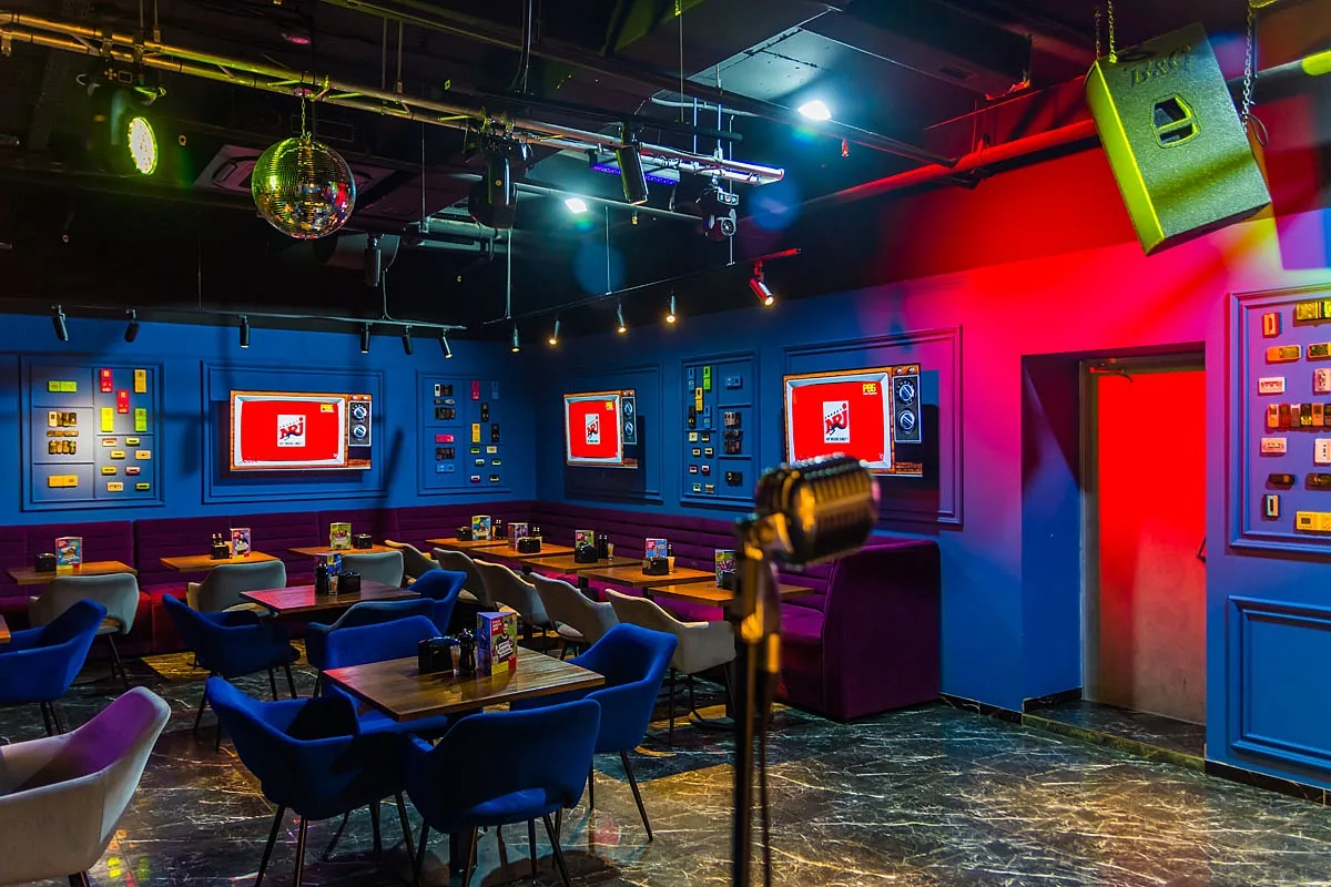 Караоке зал — банкетный зал Руки ВВерх! Бар / Ruki VVerh! Bar, фото