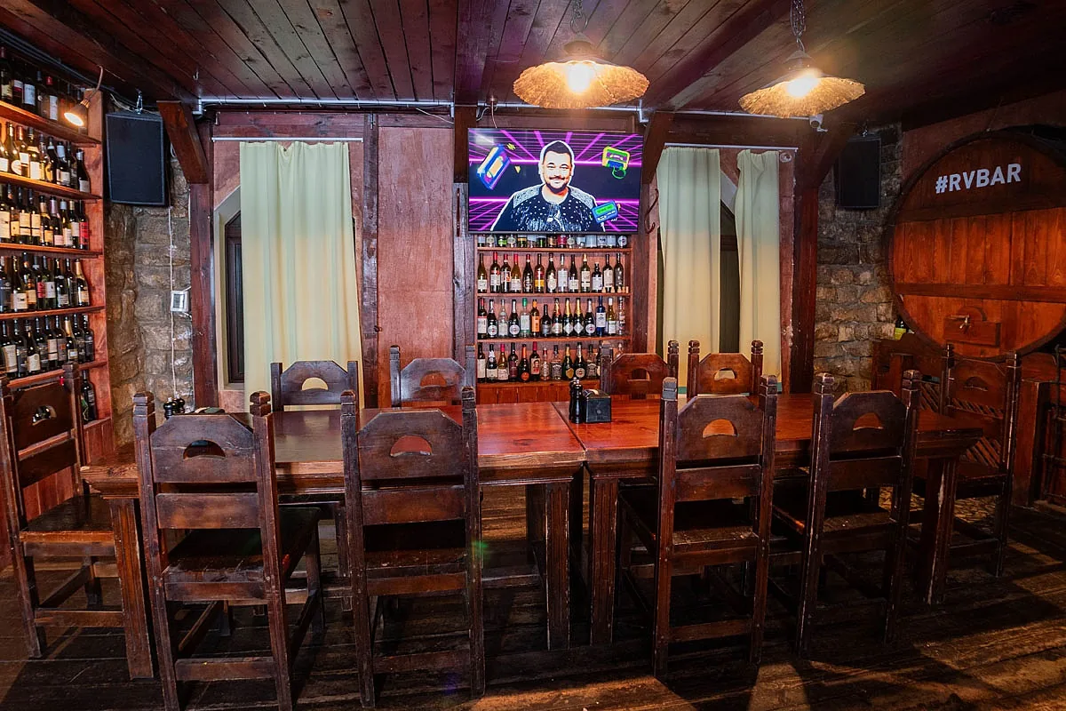 Вип зал — банкетный зал Руки ВВерх! Бар / Ruki VVerh! Bar, фото