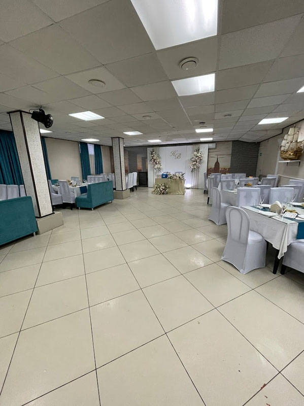 Банкетный зал — Гости