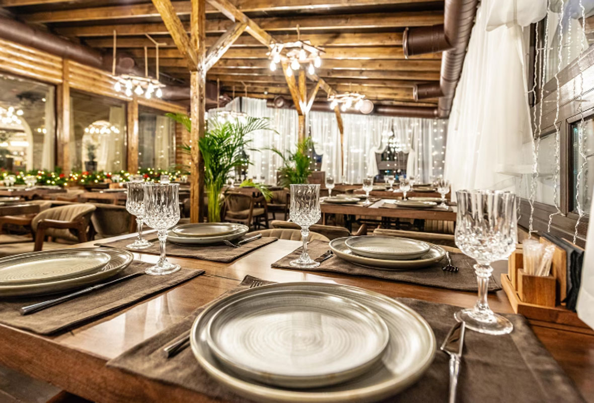 Основной зал — Smoky steak