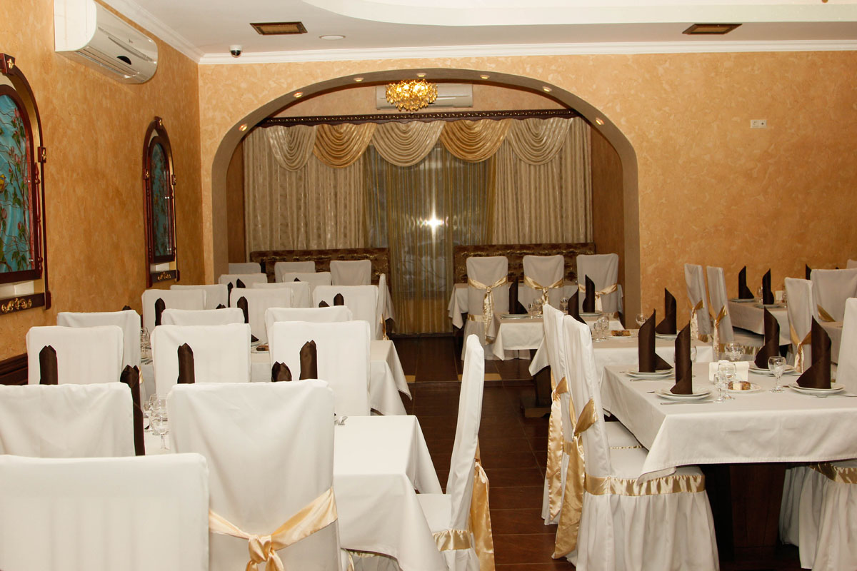 Основной зал — Ресторан Аладдин