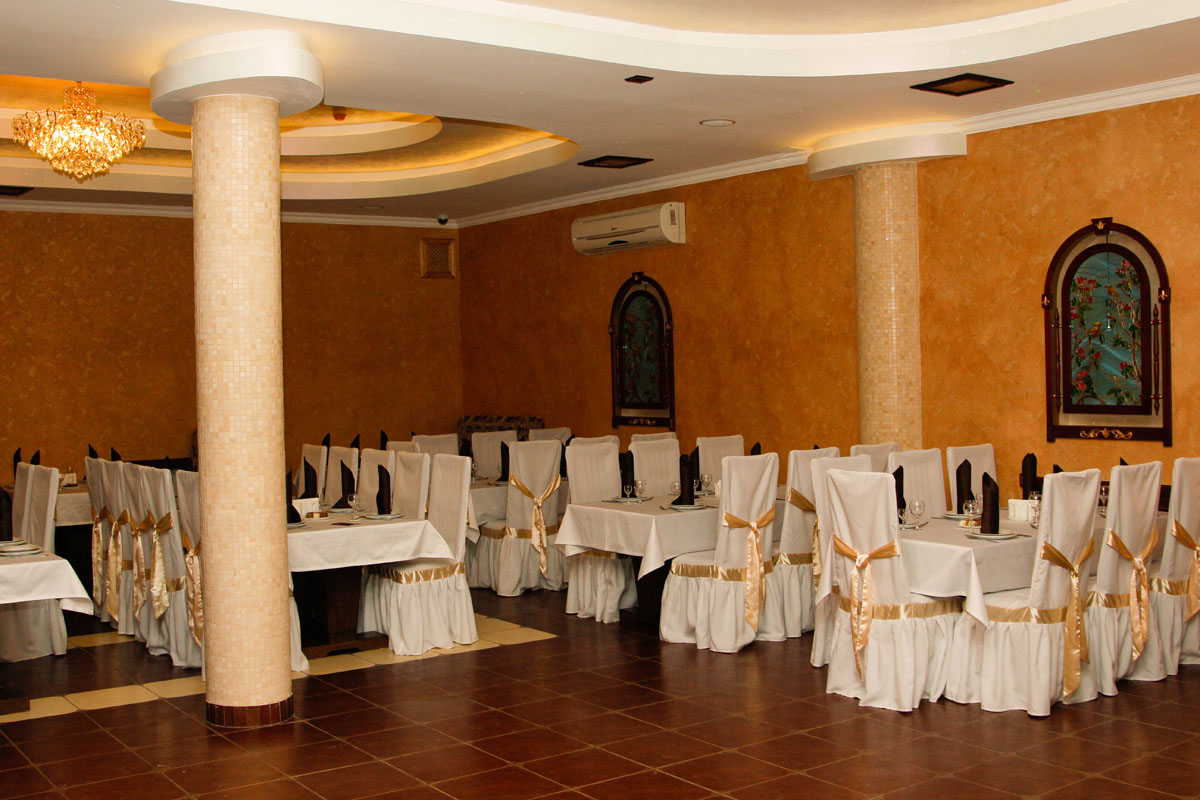 Основной зал — Ресторан Аладдин