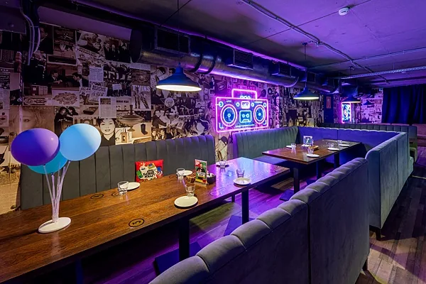 Основной зал — Руки ВВерх! Бар / Ruki VVerh! Bar, Новосибирск