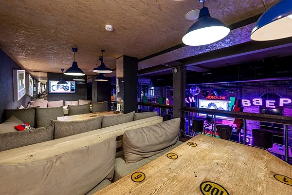 Основной зал — Руки ВВерх! Бар / Ruki VVerh! Bar, Новосибирск