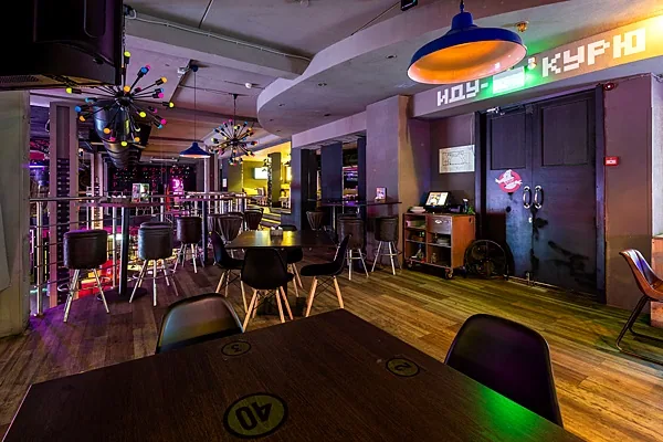 Основной зал — Руки ВВерх! Бар / Ruki VVerh! Bar, Новосибирск